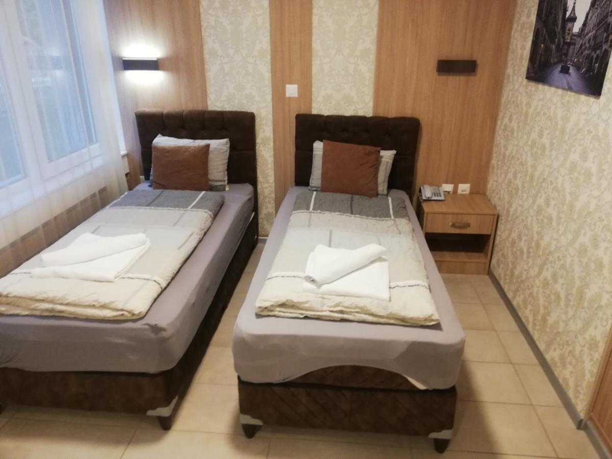 Helvetia Hotel Seewen  Екстериор снимка