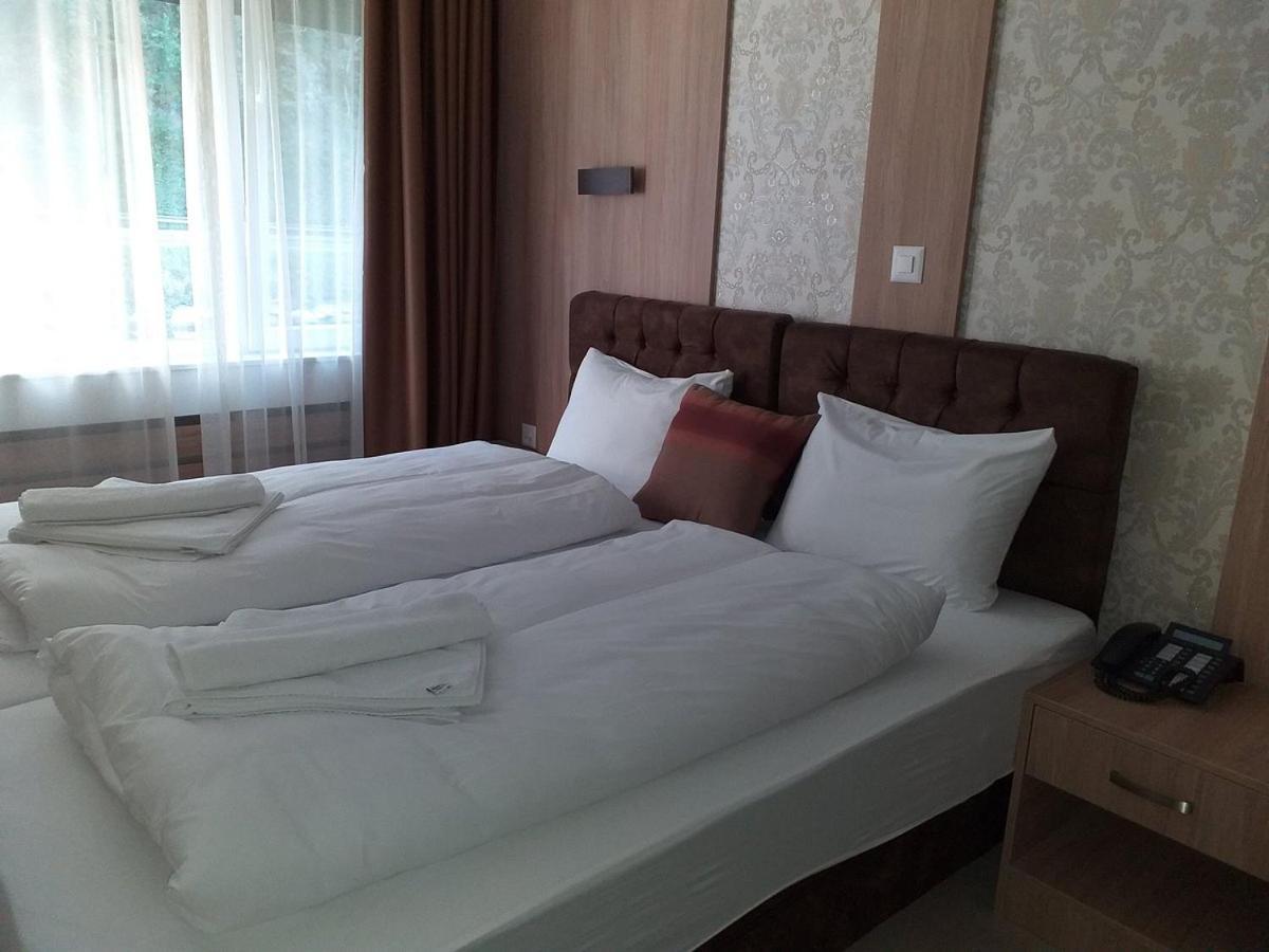 Helvetia Hotel Seewen  Екстериор снимка