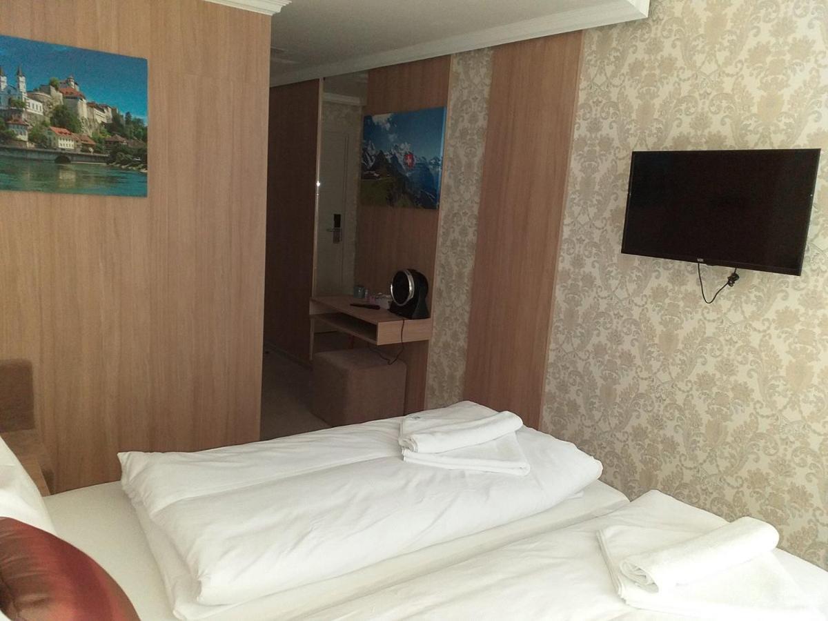 Helvetia Hotel Seewen  Екстериор снимка
