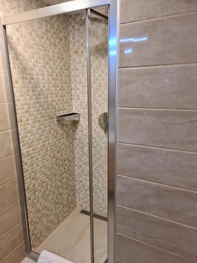 Helvetia Hotel Seewen  Екстериор снимка