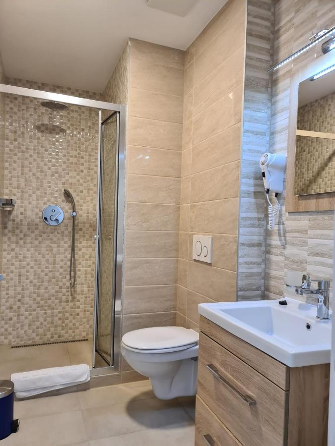 Helvetia Hotel Seewen  Екстериор снимка