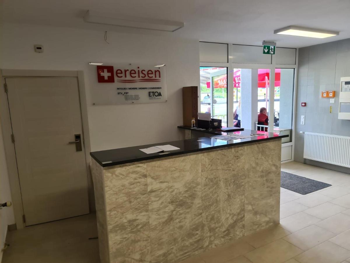 Helvetia Hotel Seewen  Екстериор снимка